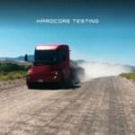 Voici le Tesla Semi en action : le camion électrique ultra-puissant époustoufle par ses capacités