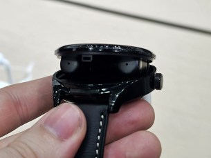 La Huawei Watch Buds // Source : Frandroid