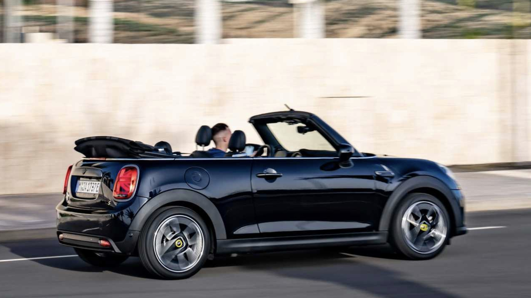 mini-cooper-se-cabriolet-3