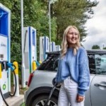 Voiture électrique : ce géant pétrolier se lance à son tour dans les bornes de recharge ultra rapides