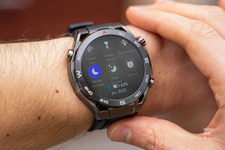 La Huawei Watch Ultimate // Source : Chloé Pertuis - Frandroid