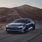 Lucid : le fabricant de la voiture électrique aux 900 km d’autonomie a la solution pour faire encore mieux