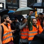 « On veut juste des salaires décents » : on est allé voir un Apple Store en grève pour la sortie de l’iPhone 15