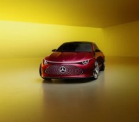 Mercedes-Benz Concept CLA Class: Als erstes Fahrzeug, das auf der komplett neuen elektrischen Plattform Mercedes-Benz Modular Architecture (MMA) entwickelt wurde, weist das Concept CLA Class den Weg für die nächste Generation der elektrischen Antriebstechnologie. 

Mercedes-Benz Concept CLA Class: As the first car to be developed on the all-new electric-first Mercedes-Benz Modular Architecture (MMA) platform, the Concept CLA Class points the way for the next-generation electric-drive technology.