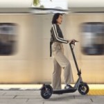 Moins de 12 kg : ces deux nouvelles trottinettes électriques en carbone impressionnent par leur légèreté