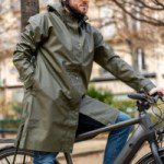 On a testé la parka vélo imperméable de Decathlon : 70 € d’achat utile