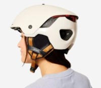 Ce casque vélo Btwin 900 débarque au prix de 110 euros. // Source : Decathlon