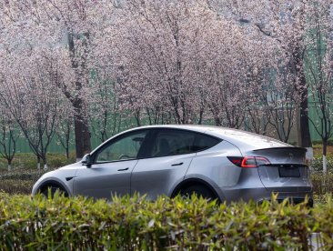 Tesla Model Y - 00001