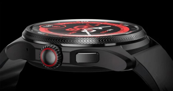 La Ticwatch Pro 5 Enduro de Mobvoi // Source : Mobvoi