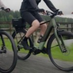 Ce nouveau vélo électrique tout-chemin Cube impressionne par sa légèreté