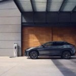 Lexus baisse le prix de sa voiture électrique RZ et augmente son autonomie