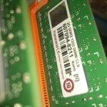 L’autocollant « Warranty void if Removed » sur une barrette de RAM // Source : PXhere