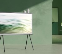 Samsung The Serif 2024 : le prix de ce TV Qled atypique de 55 pouces tombe bien bas avec cette offre chez Boulanger