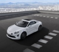 « Plus légère qu’une voiture thermique » : Alpine va faire fort avec sa future A110 électrique