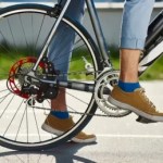 Cet ingénieux moteur transforme un vélo classique en électrique en un éclair mais attention aux contraintes