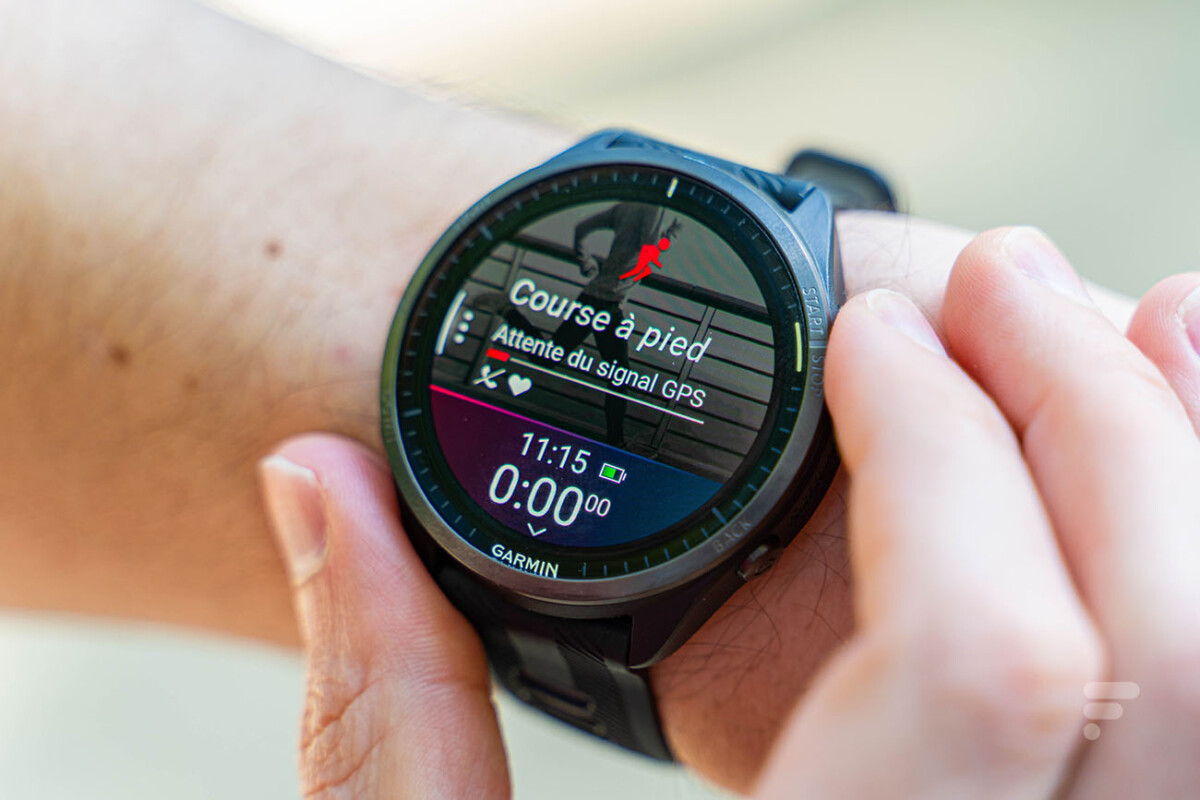 La Garmin Forerunner 965 se connecte rapidement aux données GPS