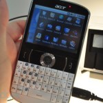 (MàJ) Acer beTouch E130 : Un cousin de BlackBerry sous Android