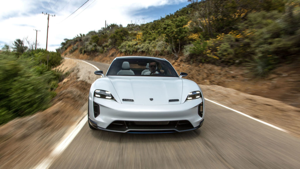 Porsche Mission E Cross Turismo // Source : Porsche