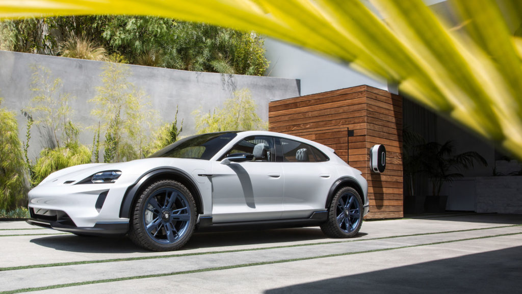 Porsche Mission E Cross Turismo // Source : Porsche