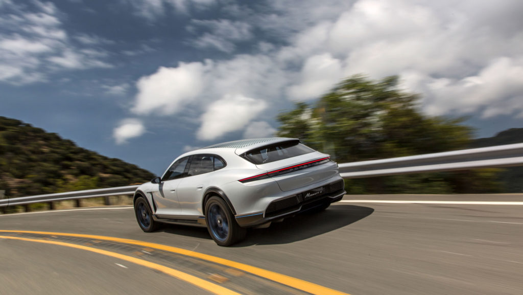 Porsche Mission E Cross Turismo // Source : Porsche