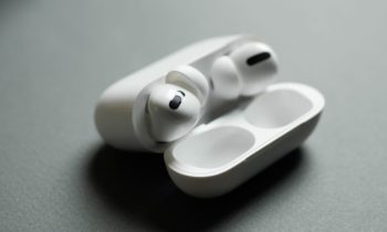 Apple AirPods Pro // Source : Louise Audry pour Numerama