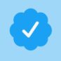 Le badge certifié sur Twitter // Source : Twitter/montage Numerama