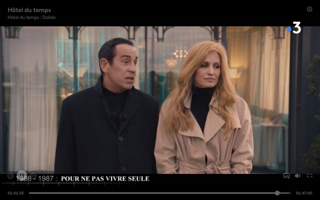 Ici, tout est faux. Thierry Ardisson est rajeuni. Dalida est un deep fake. // Source : Capture France 3