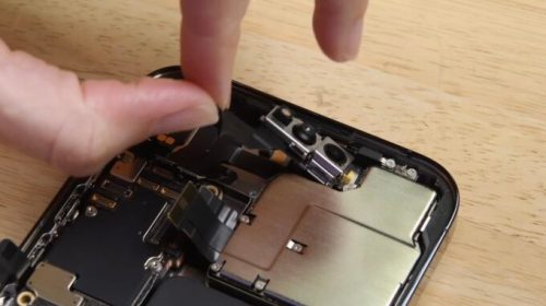 Le «bloc » caméra et capteur sur iPhone 14 Pro Max // Source : YouTube/ifixit