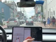 Full Self-Driving Tesla et détection des piétons // Source : Capture vidéo Kim Paquette sur Youtube