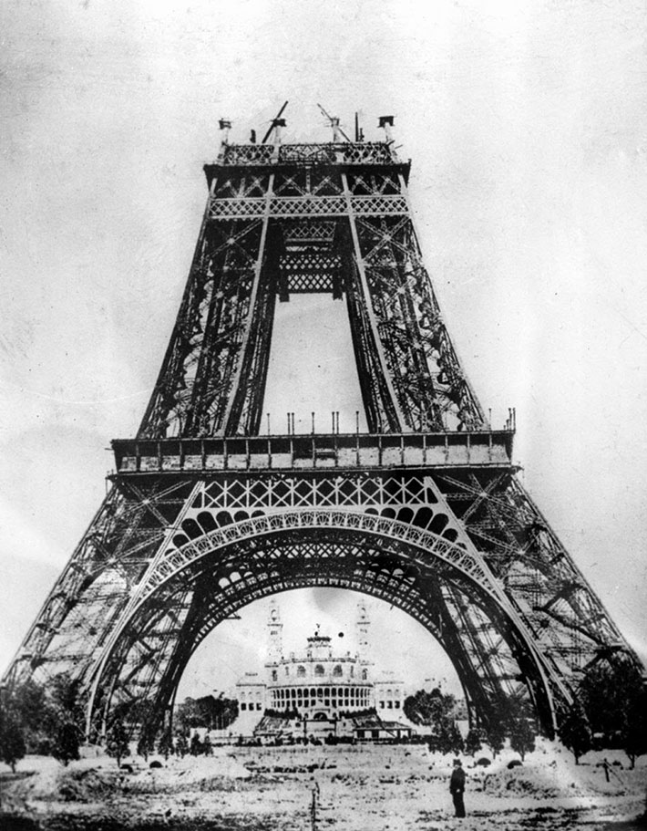 La Tour Eiffel en construction