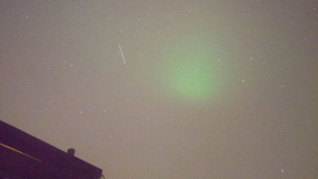 Aurores boréales à Douai. // Source : Via Twitter @KriekCherry (photo recadrée)