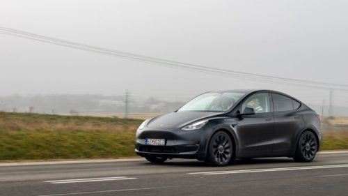 Tesla Model Y  // Source : Photo de Michal Lauko - Unsplash