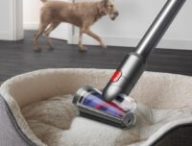 L'aspirateur sans fil Dyson V15 Detect Absolute se montre particulièement efficace sur les poils d'animaux // Source : Dyson