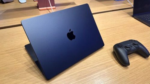 MacBook Pro M3 noir sidéral // Source : Maxime Claudel pour Numerama