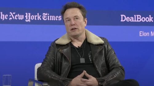 Elon Musk lors de la conférence DealBook dur New York Times. // Source : YouTube / NYT