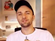 Squeezie, premier youtubeur de France, va ralentir le rythme // Source : YouTube / Squeezie