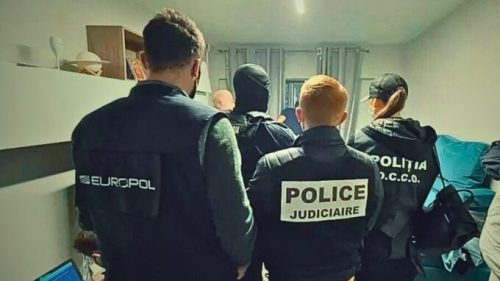 Une opération des forces de police conjointement avec Europol. // Source : Europol