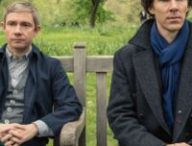 Martin Freeman et Benedict Cumberbatch dans Sherlock. // Source : BBC