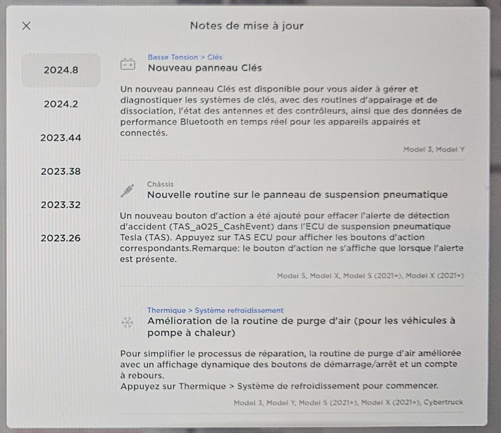 Les notes de mise à jour pour le mode entretien de Tesla // Source : Bob JOUY pour Numerama