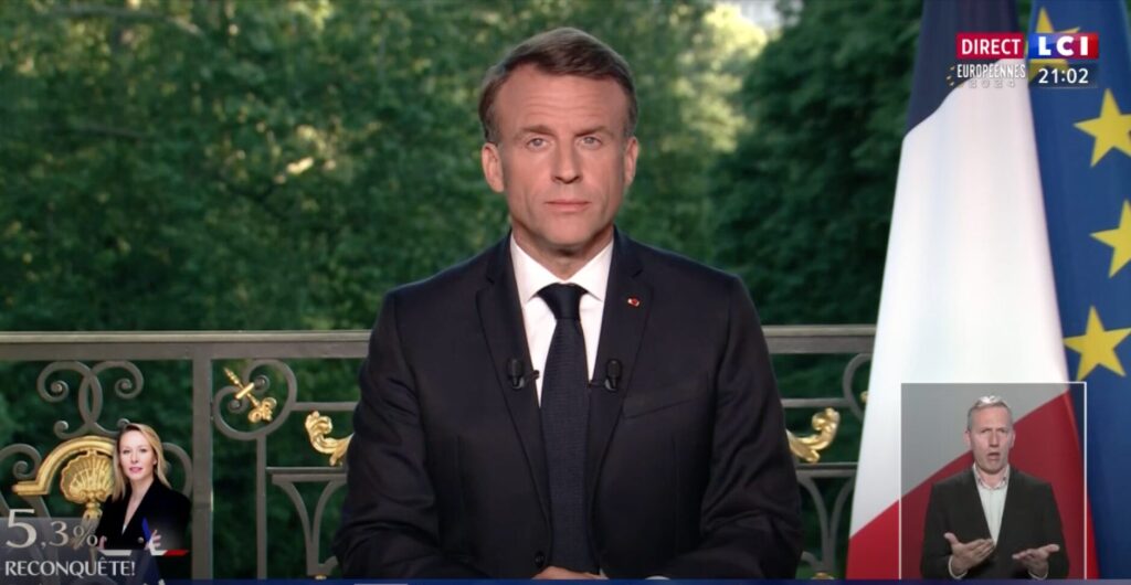 Emmanuel Macron a annoncé la dissolution dans la soirée du 9 juin. // Source : LCI / YouTube