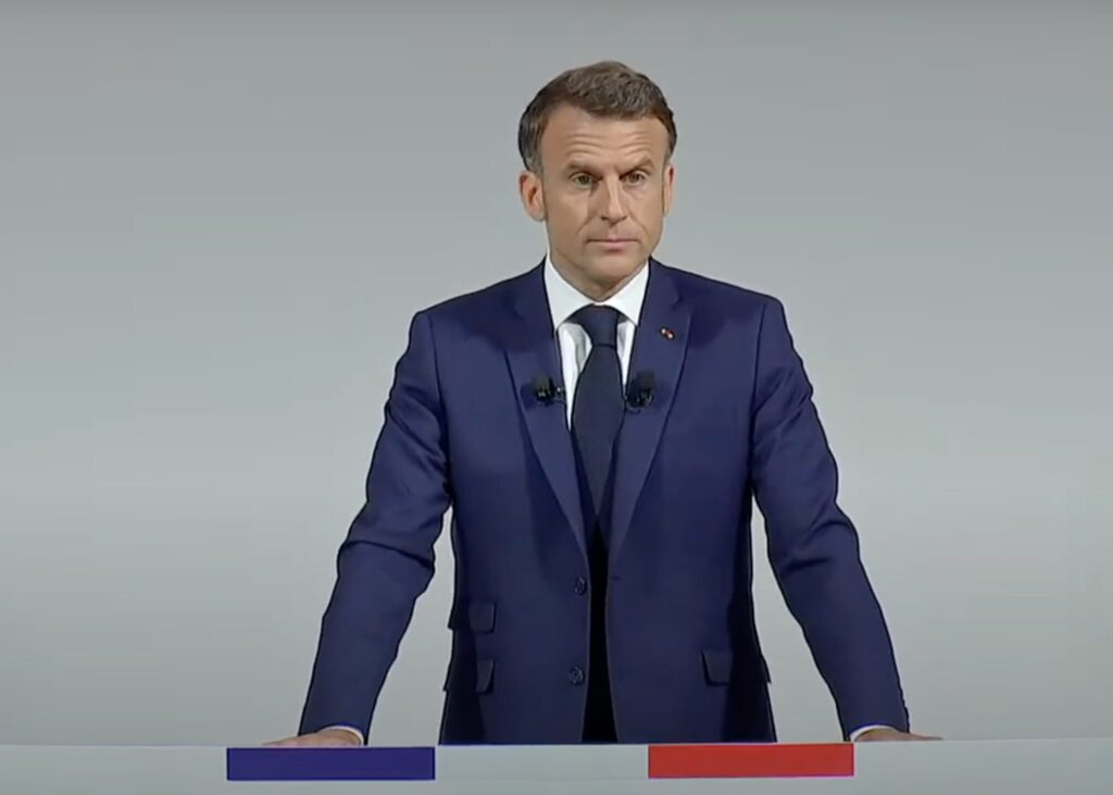 Emmanuel Macron a profité de la conférence de presse pour évoquer des sujets autres que les législatives. // Source : LCP / YouTube