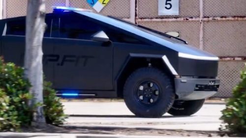 Le Cybertruck de Tesla au format police // Source : Unplugged Performance