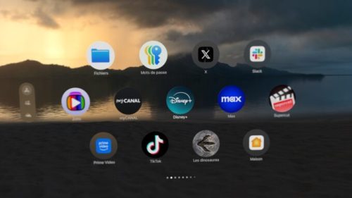 La grille d'applications de visionOS 2, sur Apple Vision Pro. // Source : Numerama