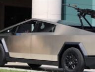 Tesla Cybertruck équipé pour le combat en Ukraine // Source : Extrait vidéo de Kadyrov