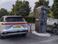 Recharge rapide Fastned sur autoroute // Source : Raphaelle Baut pour Numerama