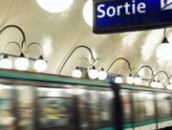 Métro dans Paris. // Source : Canva