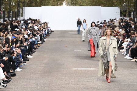 STELLA MCCARTNEY PRESENTA DESFILE EN LA PARIS FASHION WEEK