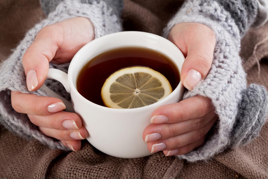 Hot tea with lemon