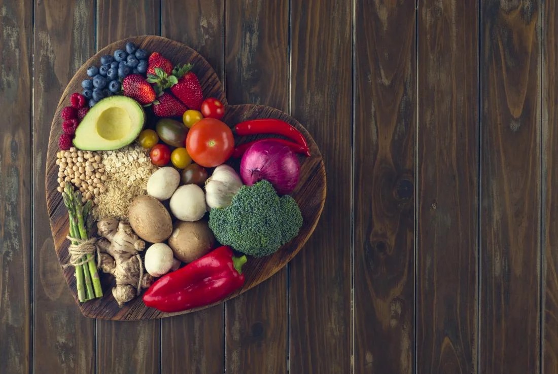 fruits for diabetes on heart shaped platter