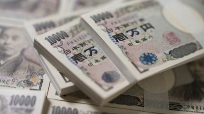 毎日昼から出勤して二時間働くだけで年収460万円やけど質問ある？